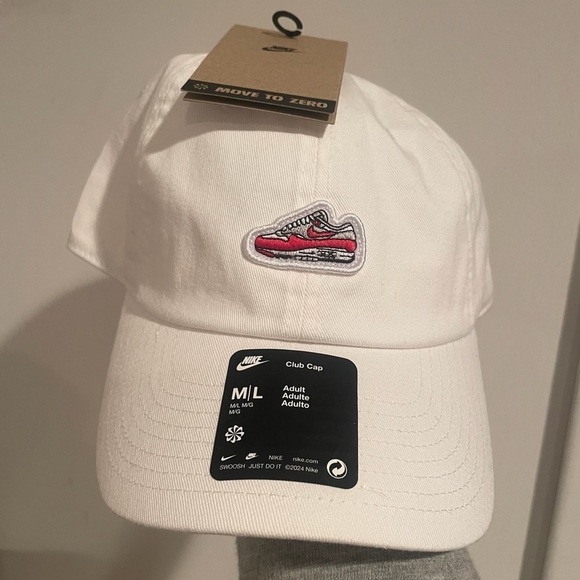 Nike Accessories - Nike Adult Unisex Club Unstructured Graphic Sneaker Air Max Cap Sz M/L NWT